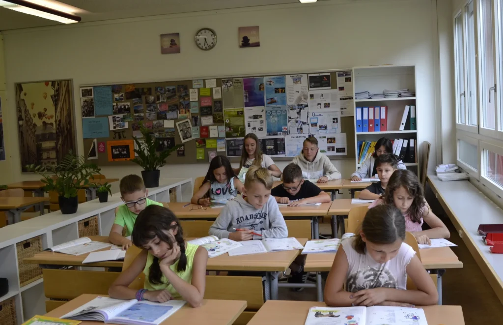 Nxënësit  e shkollës shqipe në Fehraltorf, të Kantonit të Cyrih-ut