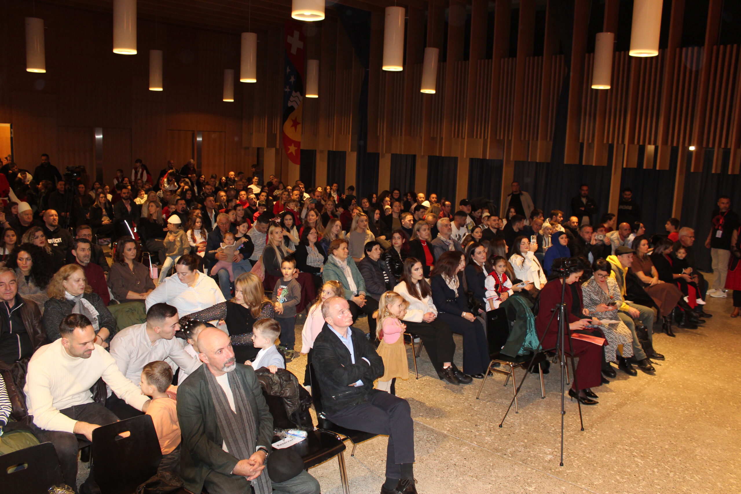 Prof. Vaxhid Sejdiu : Mirënjohje e përzemërt për prindërit e nxënësve shqiptarë