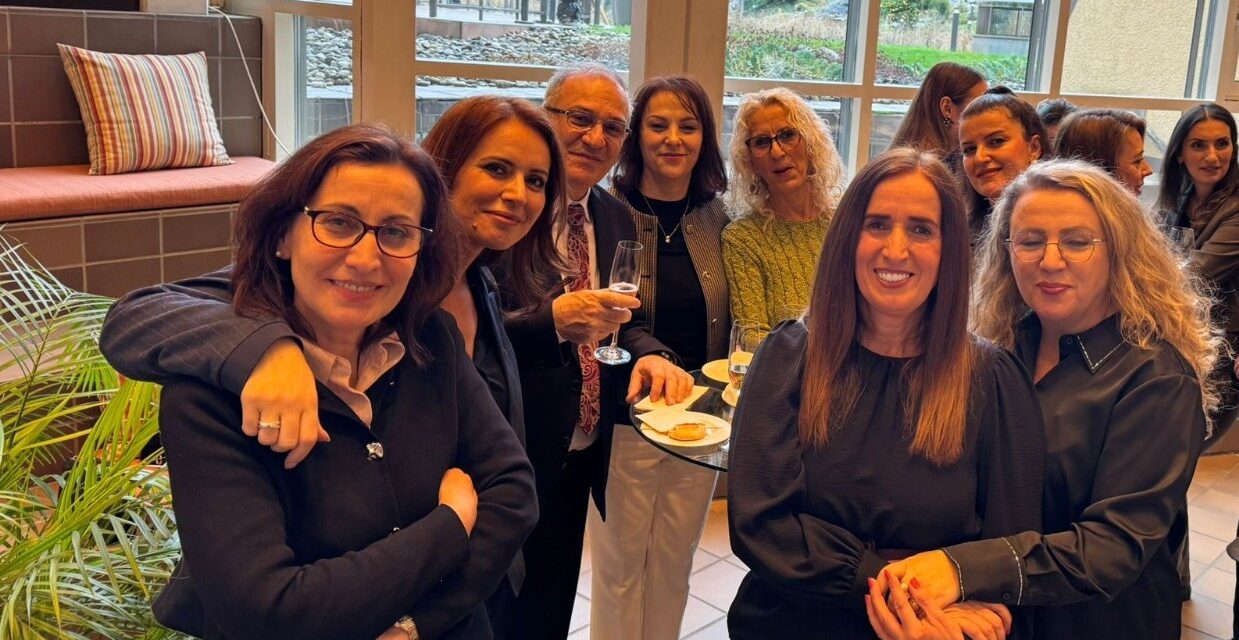 Mësuesit e “Shkollës Shqipe” u takuan në fundin e vitit