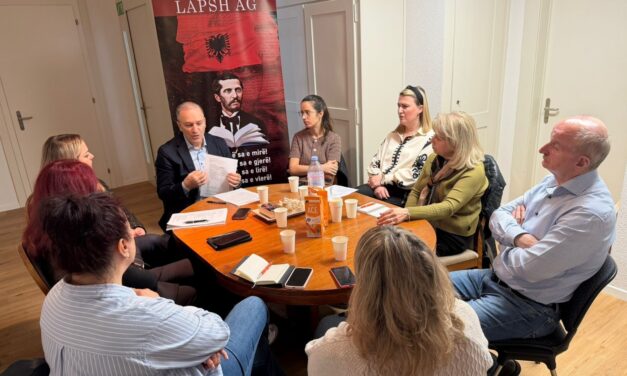 LAPSH “Naim Frashëri” në Argau mbajti një kuvend me mësimdhënës