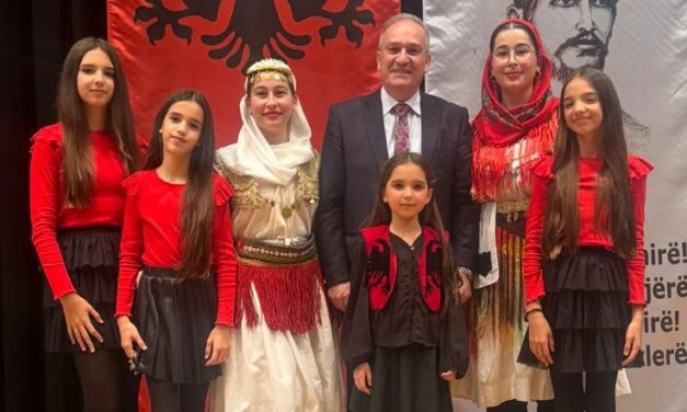 Gjuha shqipe është gjallëri që na mban të lidhur me atdheun